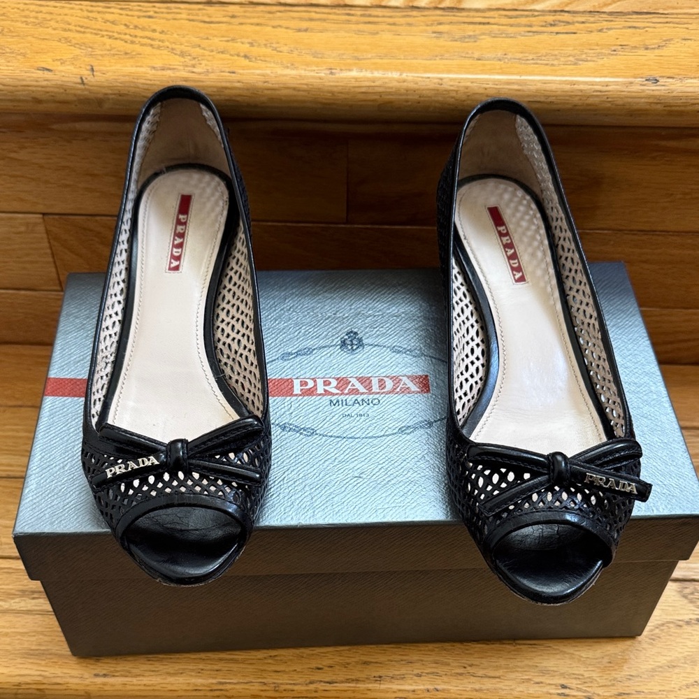PRADA Vintage Leather Black Pump Size 37.5 US 7.5 Laser Cut Peep Toe Wedges EUC